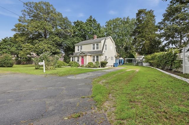 101 Pleasant St, Tewksbury, MA 01876