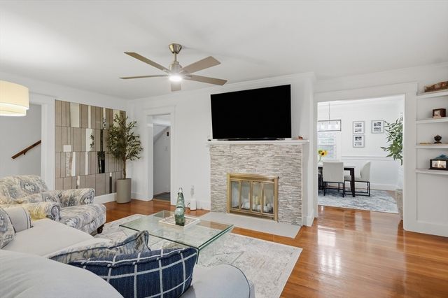 101 Pleasant St, Tewksbury, MA 01876