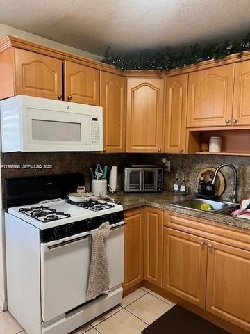 1230 W 54th St 305A, Hialeah, FL 33012