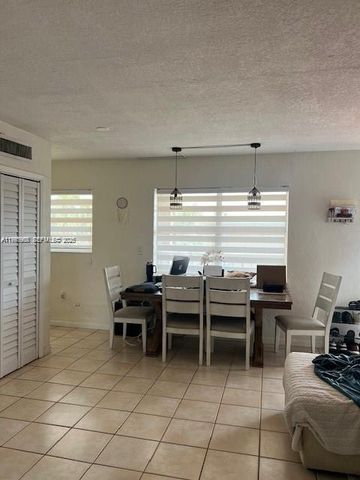 1230 W 54th St 305A, Hialeah, FL 33012