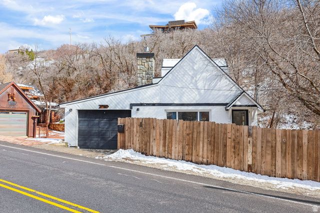 6724 E EMIGRATION CANYON RD, Emigration Canyon, UT 84108