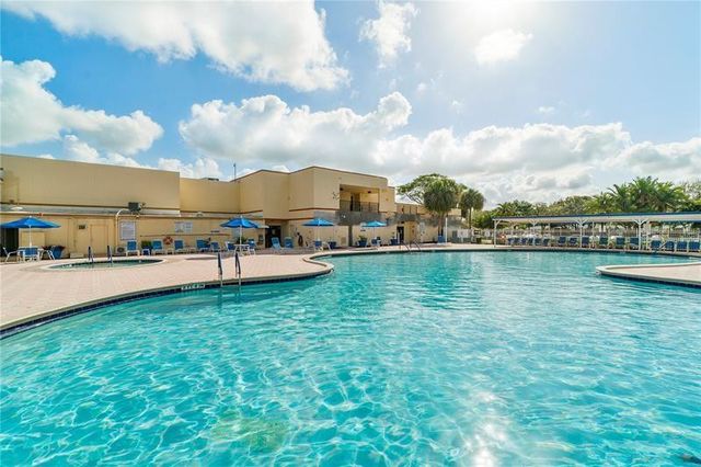 8845 NW 14th Street, Plantation, FL 33322