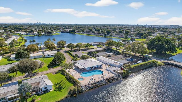 8845 NW 14th Street, Plantation, FL 33322