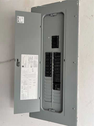 8845 NW 14th Street, Plantation, FL 33322