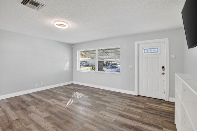 8845 NW 14th Street, Plantation, FL 33322