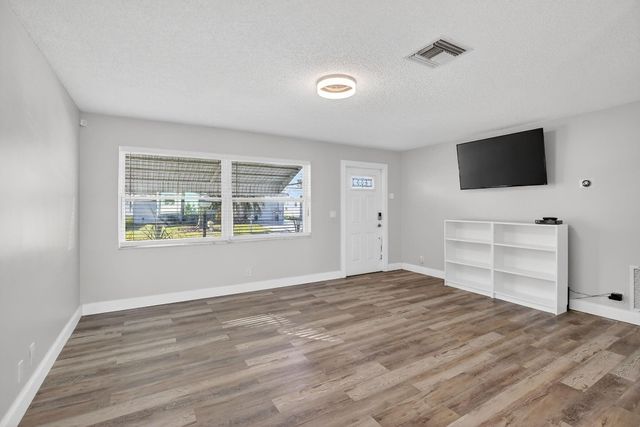 8845 NW 14th Street, Plantation, FL 33322