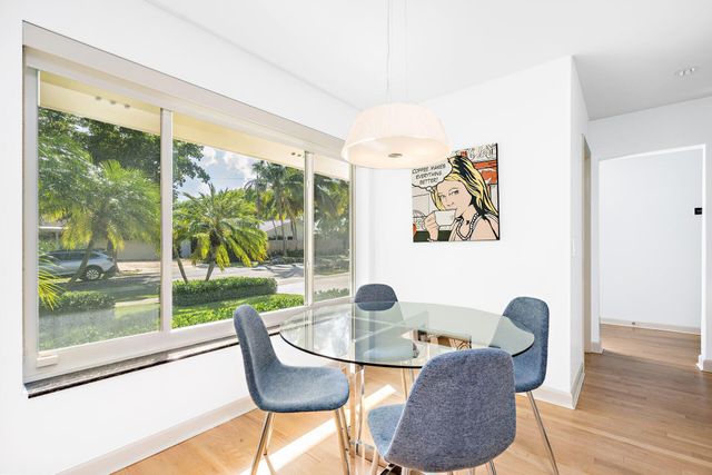 157 Worth Court N, West Palm Beach, FL 33405