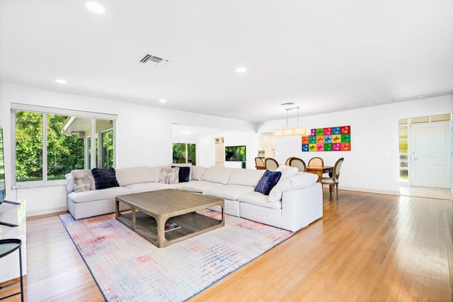 157 Worth Court N, West Palm Beach, FL 33405