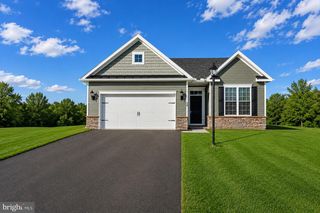 25 TANAGER CT #C14, Gettysburg, PA 17325