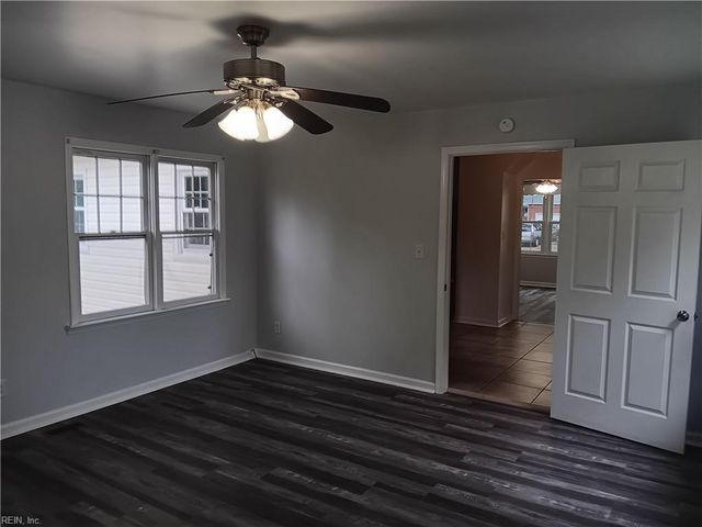 11 Haley DR, Hampton, VA 23661