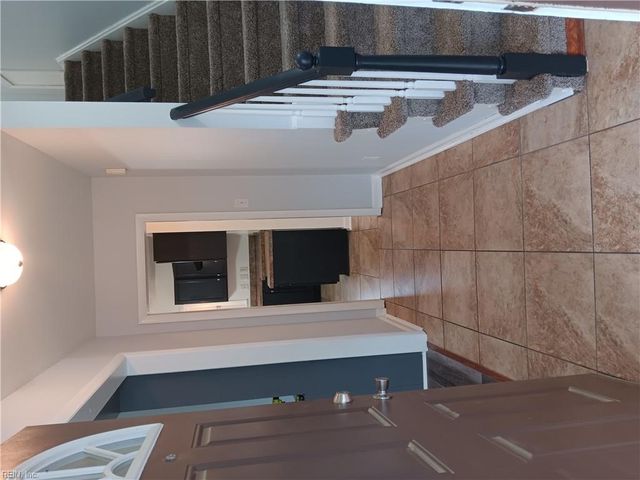 11 Haley DR, Hampton, VA 23661