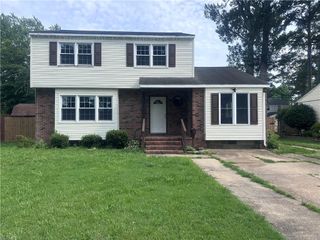 11 Haley DR, Hampton, VA 23661