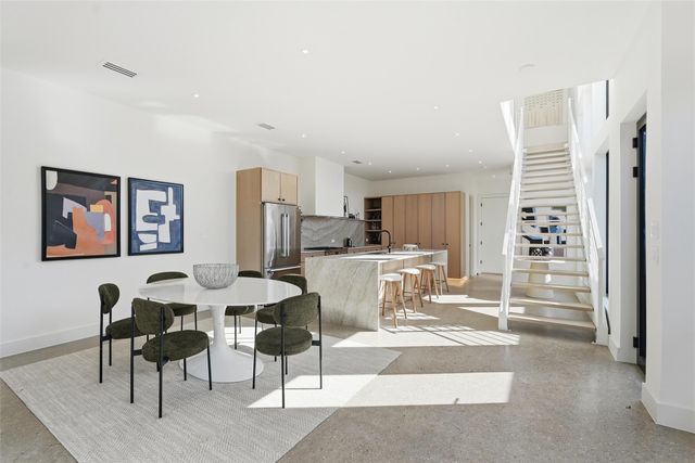 6801 Tyree Street, Dallas, TX 75209