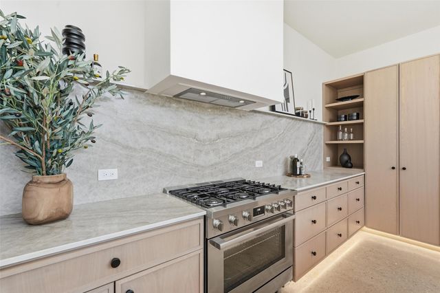 6801 Tyree Street, Dallas, TX 75209