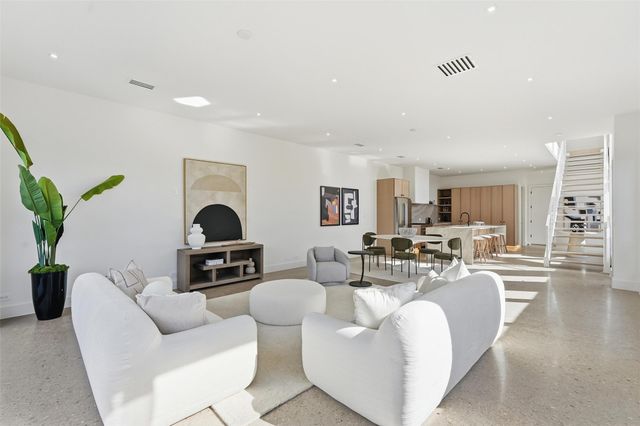 6801 Tyree Street, Dallas, TX 75209