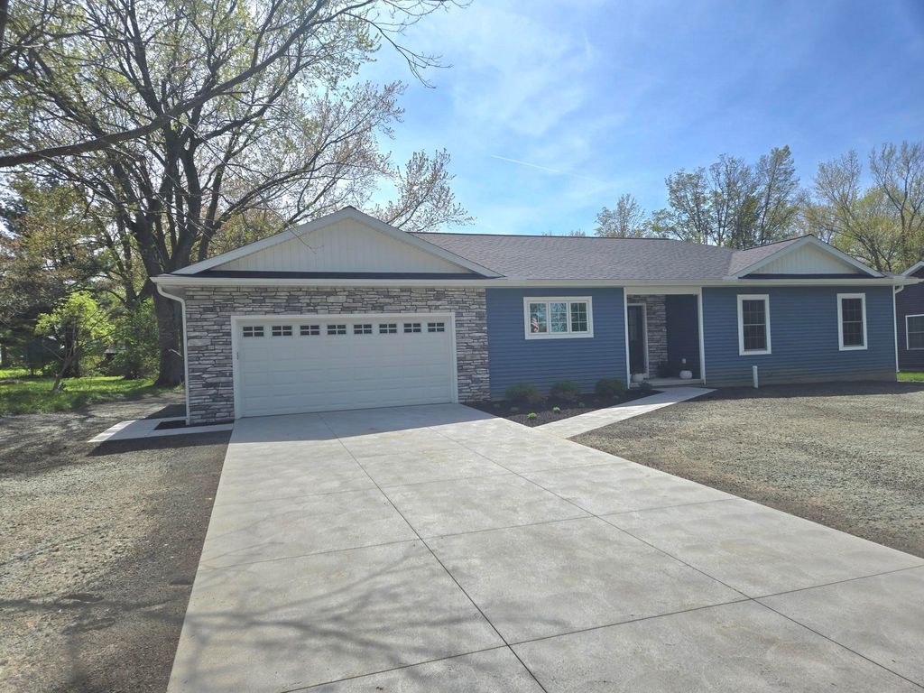 3877 AMIDON Drive, Harborcreek, PA 16421