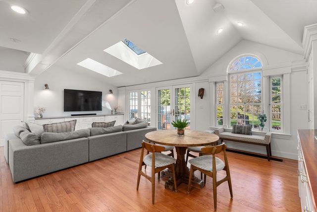 633 Boston Post Rd, Weston, MA 02493