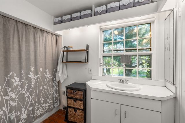 633 Boston Post Rd, Weston, MA 02493