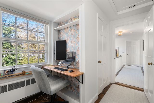 633 Boston Post Rd, Weston, MA 02493