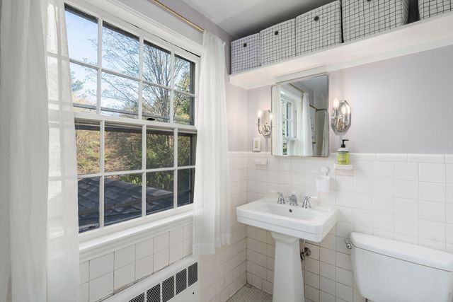 633 Boston Post Rd, Weston, MA 02493
