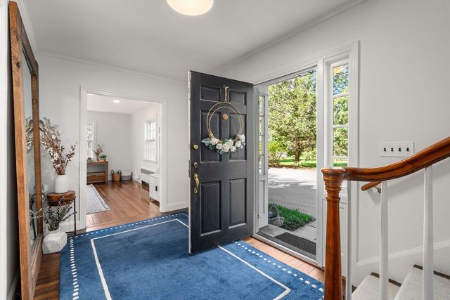 633 Boston Post Rd, Weston, MA 02493