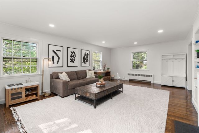 633 Boston Post Rd, Weston, MA 02493
