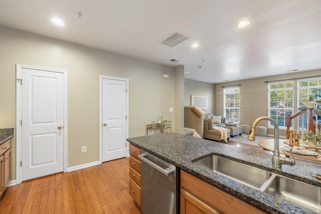 8013 CRESCENT PARK DR, Gainesville, VA 20155