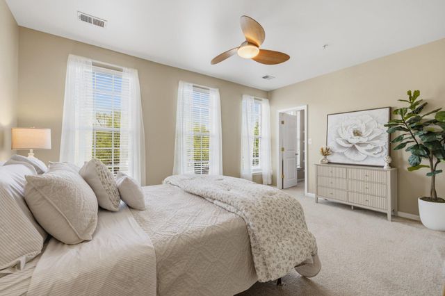 8013 CRESCENT PARK DR, Gainesville, VA 20155