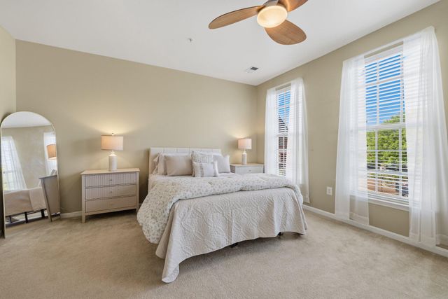 8013 CRESCENT PARK DR, Gainesville, VA 20155