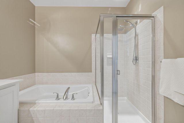 8013 CRESCENT PARK DR, Gainesville, VA 20155