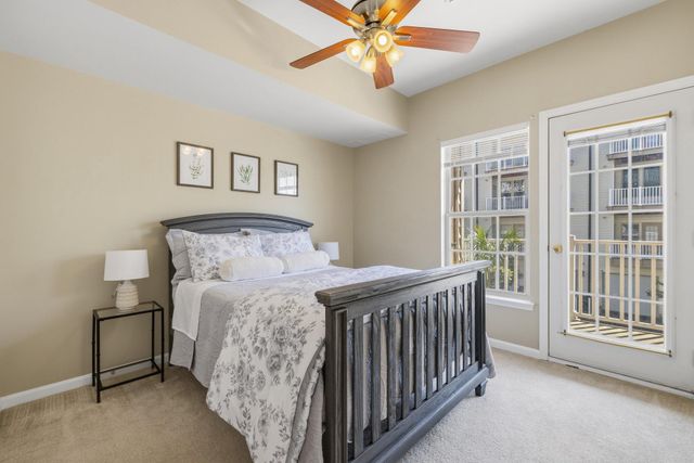 8013 CRESCENT PARK DR, Gainesville, VA 20155