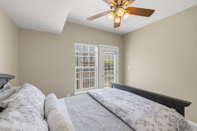 8013 CRESCENT PARK DR, Gainesville, VA 20155