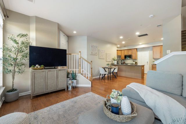 8013 CRESCENT PARK DR, Gainesville, VA 20155