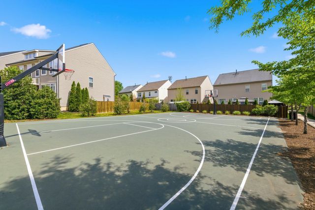 8013 CRESCENT PARK DR, Gainesville, VA 20155