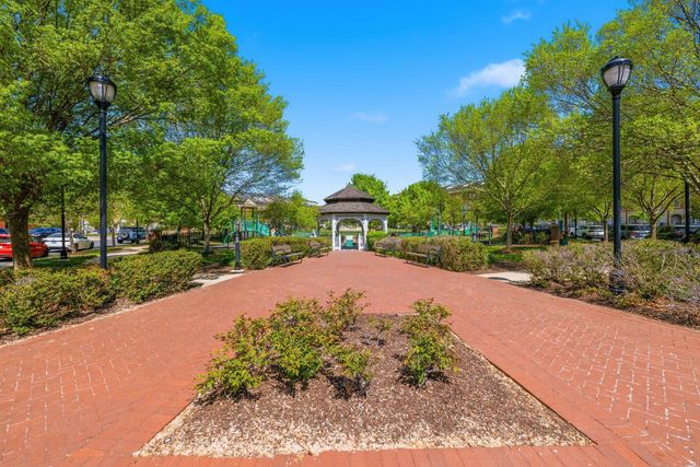 8013 CRESCENT PARK DR, Gainesville, VA 20155