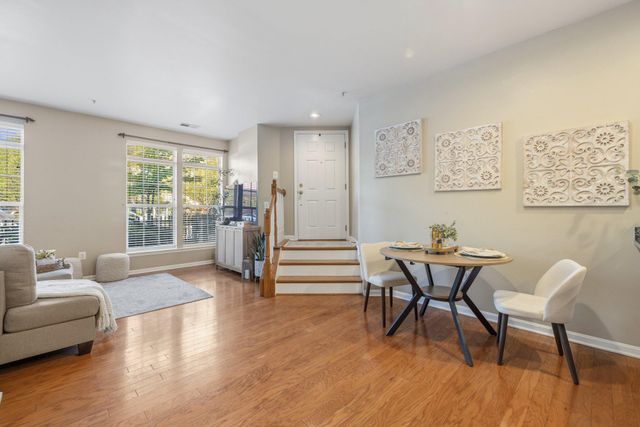 8013 CRESCENT PARK DR, Gainesville, VA 20155
