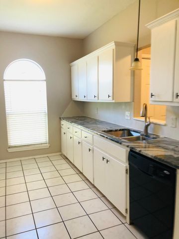 6112 6th Street, Lubbock, TX 79416