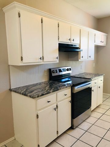 6112 6th Street, Lubbock, TX 79416