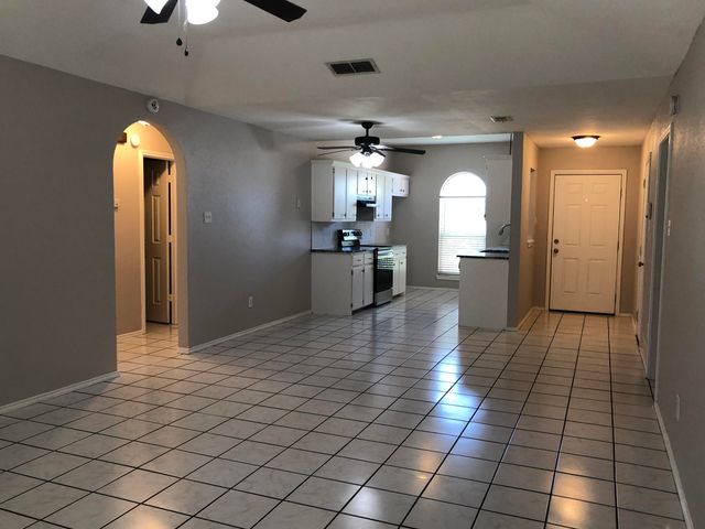 6112 6th Street, Lubbock, TX 79416