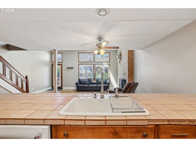 12031 Se 104TH Ct, Happy Valley, OR 97086