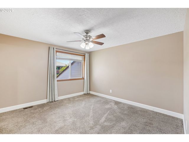 12031 Se 104TH Ct, Happy Valley, OR 97086