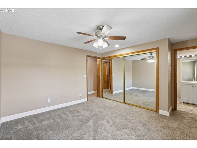 12031 Se 104TH Ct, Happy Valley, OR 97086