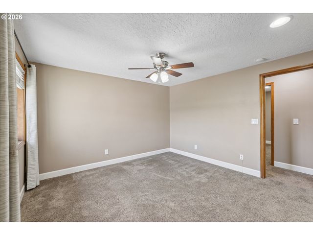 12031 Se 104TH Ct, Happy Valley, OR 97086