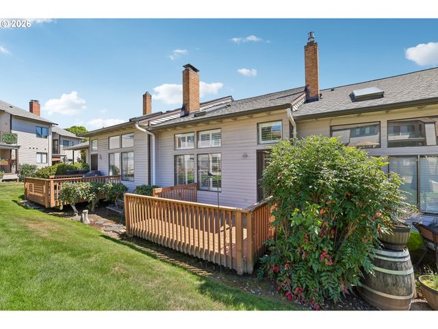 12031 Se 104TH Ct, Happy Valley, OR 97086