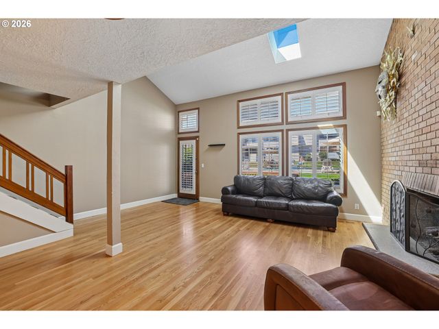 12031 Se 104TH Ct, Happy Valley, OR 97086