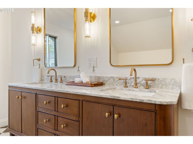 2625 Ne 18TH Ave, Portland, OR 97212
