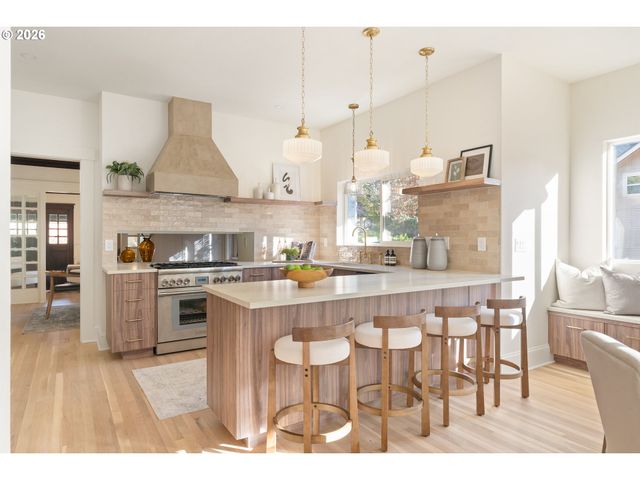 2625 Ne 18TH Ave, Portland, OR 97212