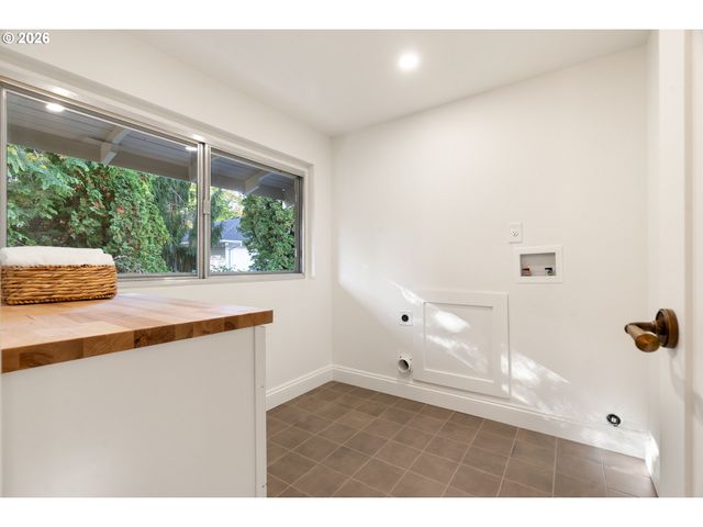 2625 Ne 18TH Ave, Portland, OR 97212