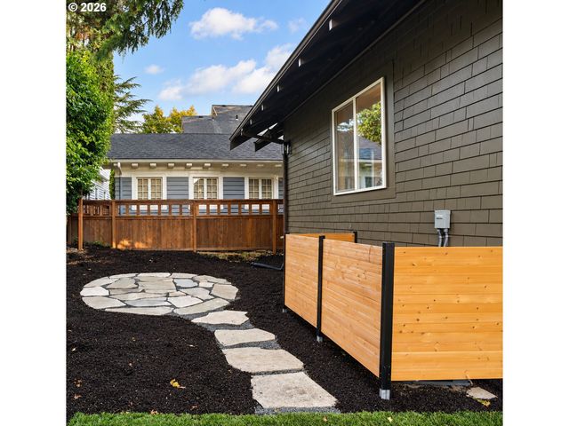 2625 Ne 18TH Ave, Portland, OR 97212