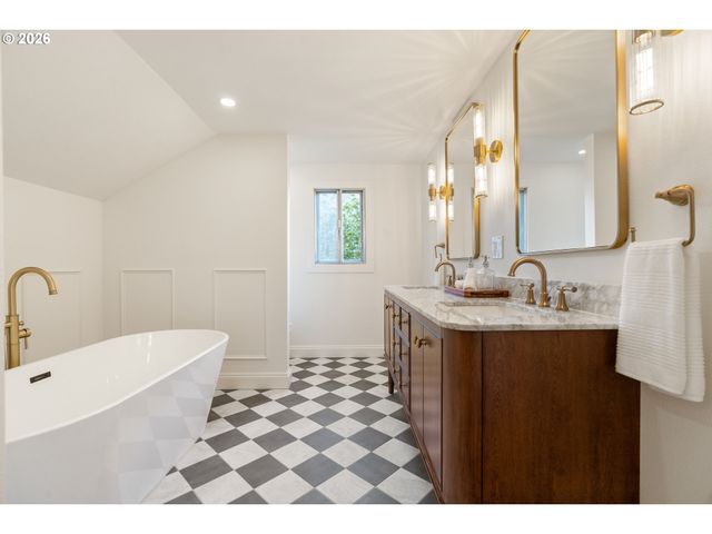 2625 Ne 18TH Ave, Portland, OR 97212